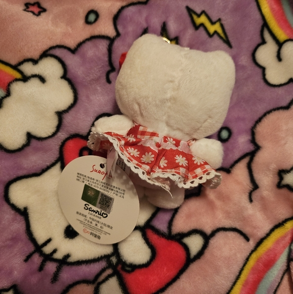 Hello kitty plush keychain gingham red spring daisy dress sanrio plush keychain - Picture 3 of 3